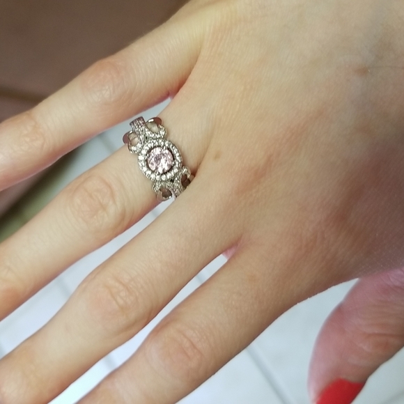 Silver ring with pink rhinestone center - Picture 3 of 4